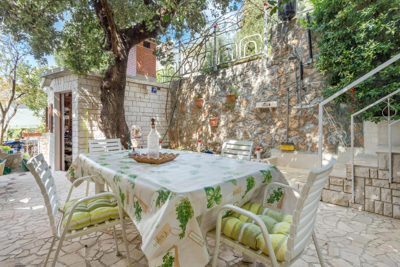 Apartments By The Sea Stanici, Omis - 1028 Tice エクステリア 写真