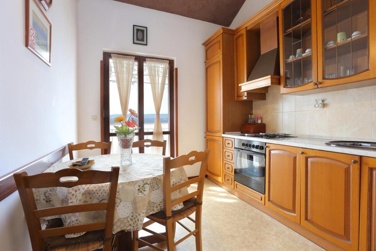 Apartments By The Sea Stanici, Omis - 1028 Tice エクステリア 写真